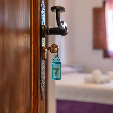 Guest house El Abuelo Guaro