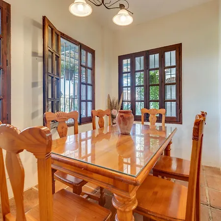 El Abuelo Guest house *
