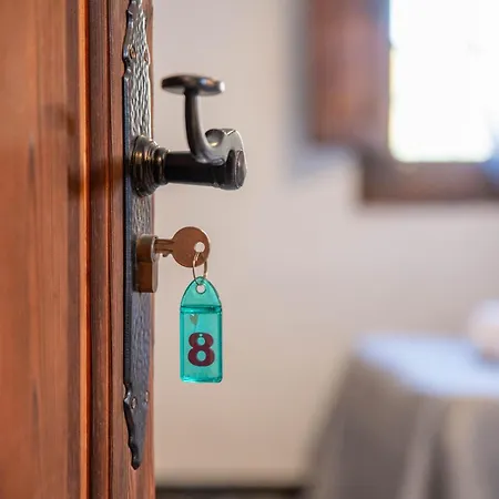 El Abuelo Guest house Guaro