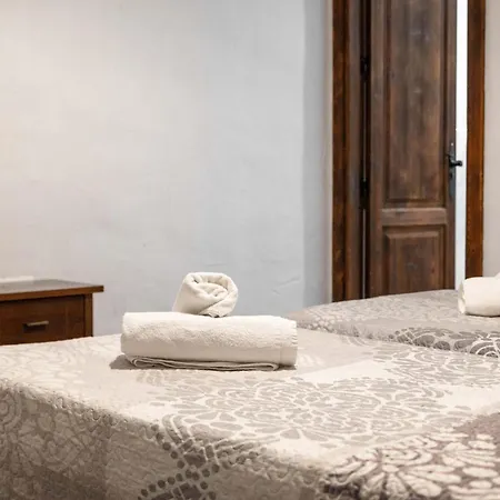 El Abuelo Guest house Guaro